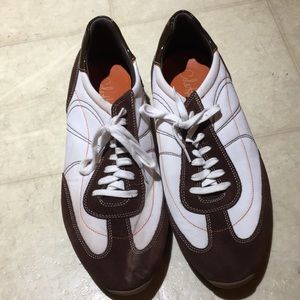 Men’s pair shoes